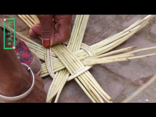 rural mom nongcun mama . basket weaving technology. preparation of thin flexible branches. bark removal. the experience of the old masters.